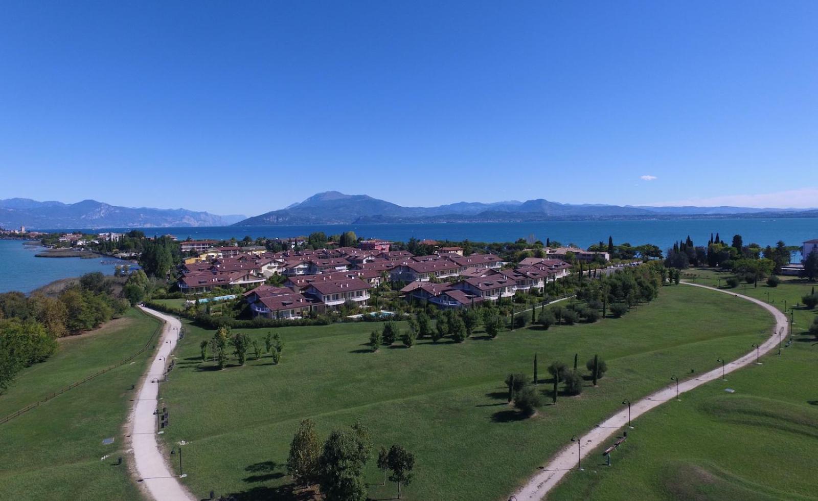 Resort Caesar C4 Sirmione - Gardagate Екстер'єр фото
