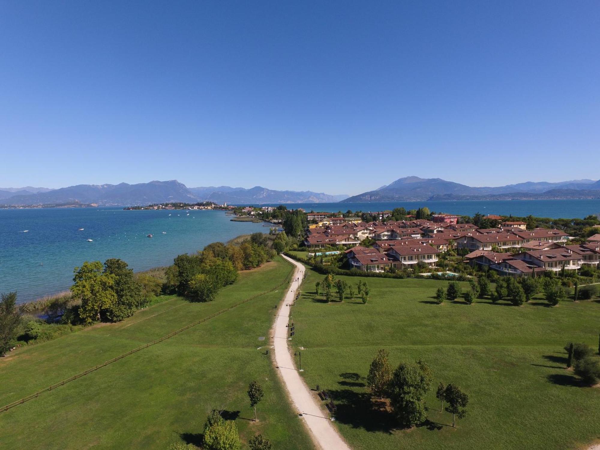 Resort Caesar C4 Sirmione - Gardagate Екстер'єр фото