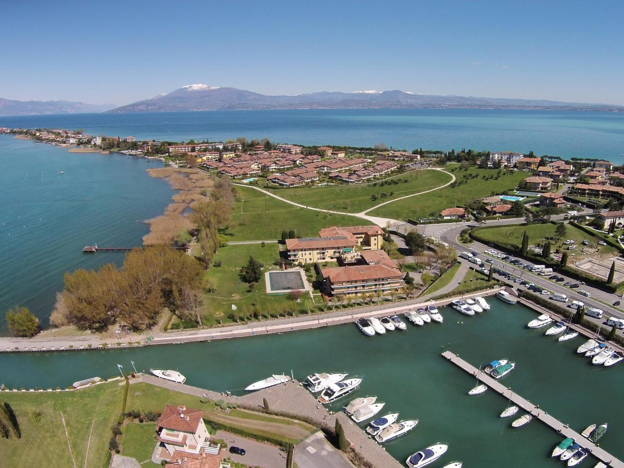 Resort Caesar C4 Sirmione - Gardagate Екстер'єр фото